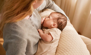 Mein Baby will nur auf mir schlafen und die ganze Zeit gestillt werden